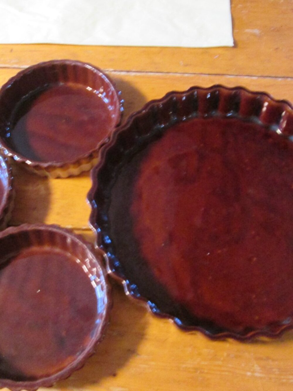 4 pc Terra cotta clay quiches set 9.5 pie dish 3 individal pie shape bowls